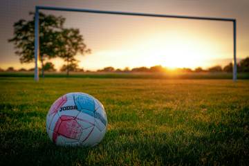 “哈宝”哈兰德同款头绳热销10万单，被炒至69元一根，是本届世界杯诞生的第一个现象级爆款（配图…