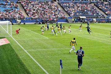 温契奇主哨决赛，FIFA向欧足联投降（配图示意）